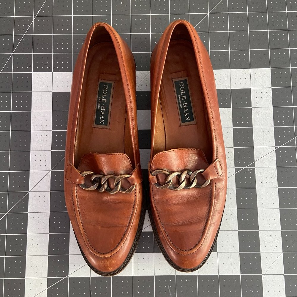 Vintage women's Cole Haan Cognac Brown Leather Loafers w/Chain Detail